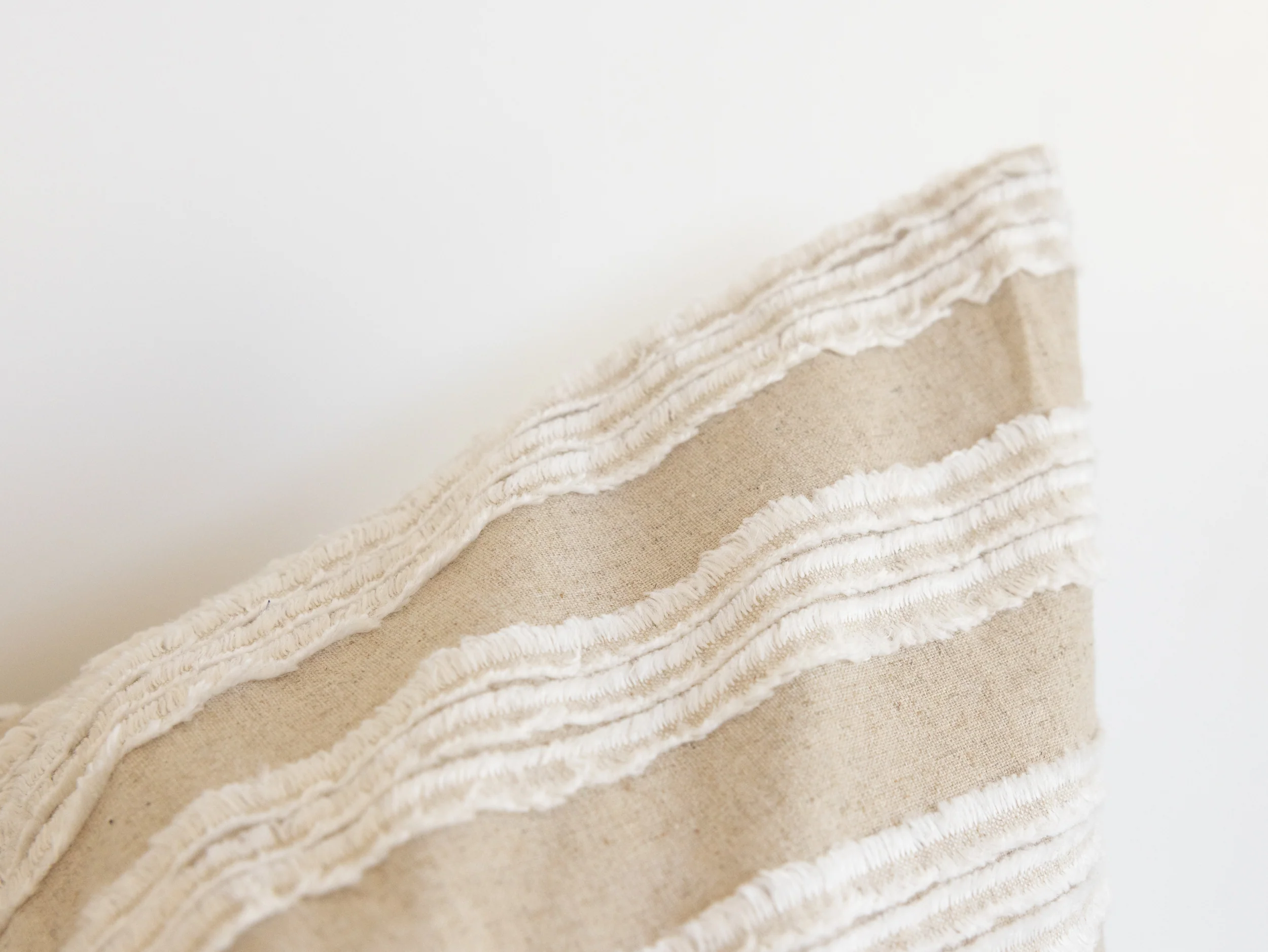 Abruzzo Filled Cushion - Image 2