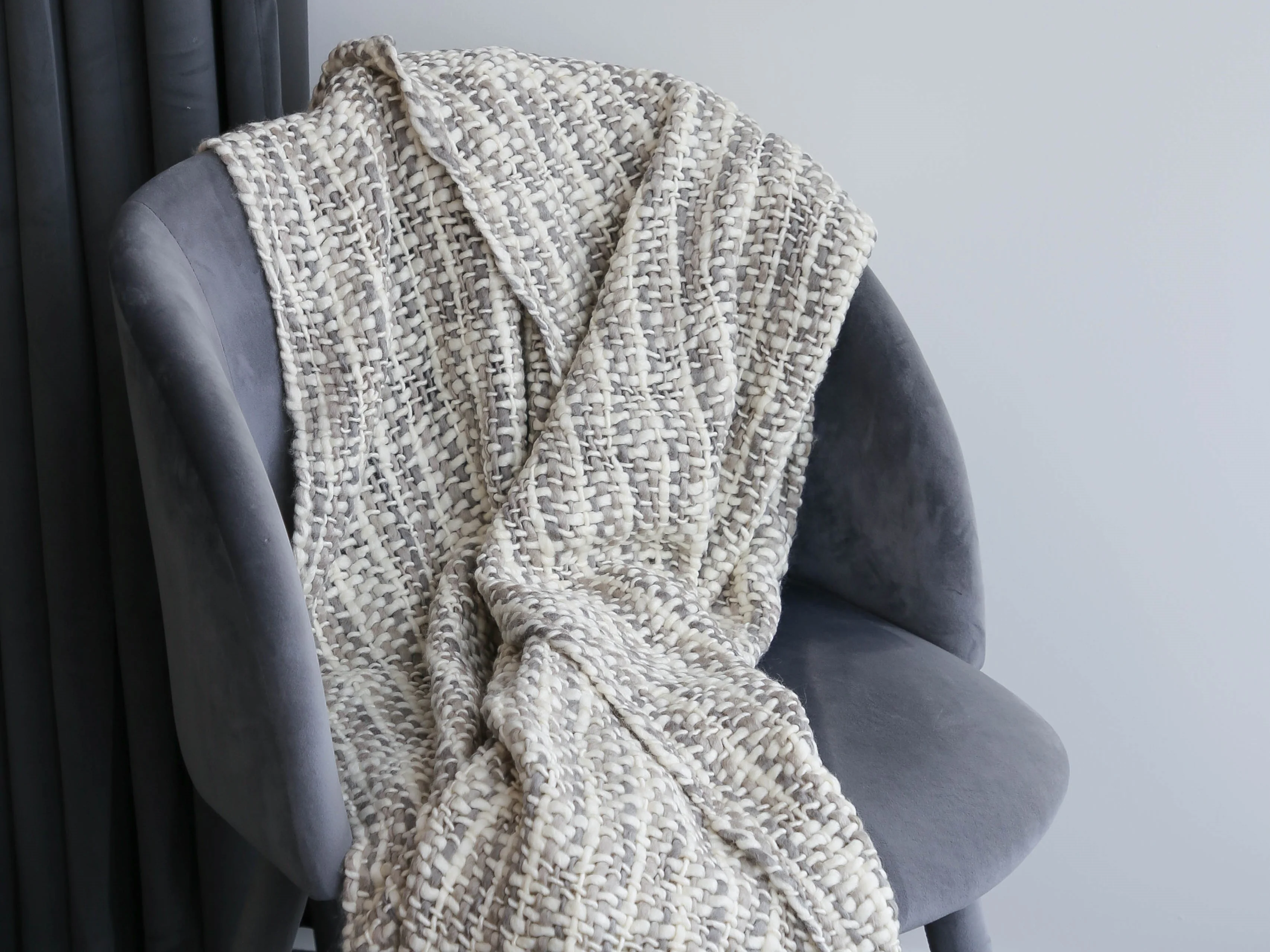 Malabar Throw - White/Grey - Image 3
